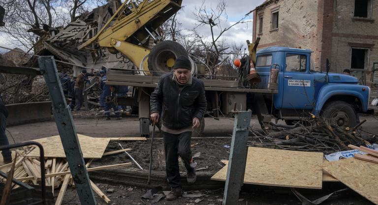 Donald Trump felhívta Vlagyimir Putyint, az orosz elnök több javaslatot is tett a háborúk lezárására - Oroszország háborúja Ukrajnában – az Index hétfői hírösszefoglalója