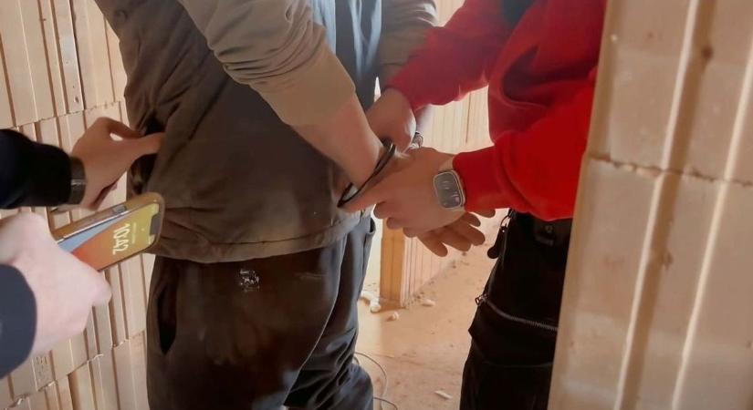 A fél ország üldözte – videón, ahogy elfogták Fejér szexuális ragadozóját