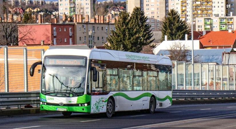 Ideiglenes buszmegálló‑áthelyezések a Harsányi utca és a Pesti út környékén