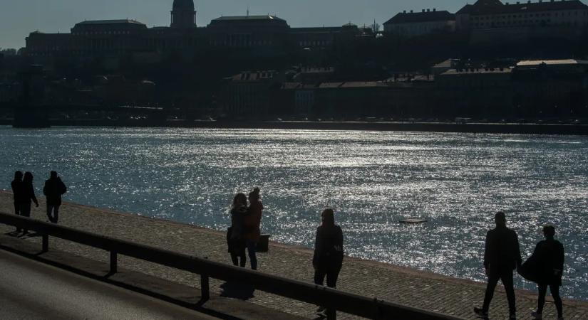 Napszemüveg nélkül ne induljon el, 13-19 fok lesz