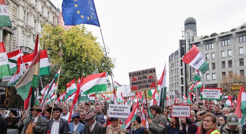 Csak így nyerheti meg a választást a Tisza Párt 2026-ban, a csúcspolitikus különös kijelentést tett százezrek előtt?