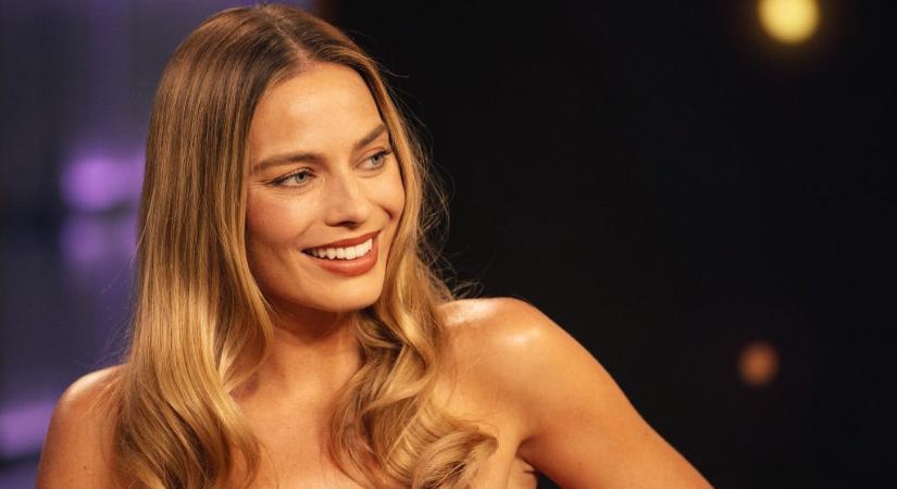 Megvált hosszú hajától Margot Robbie, bubifrizurára váltott