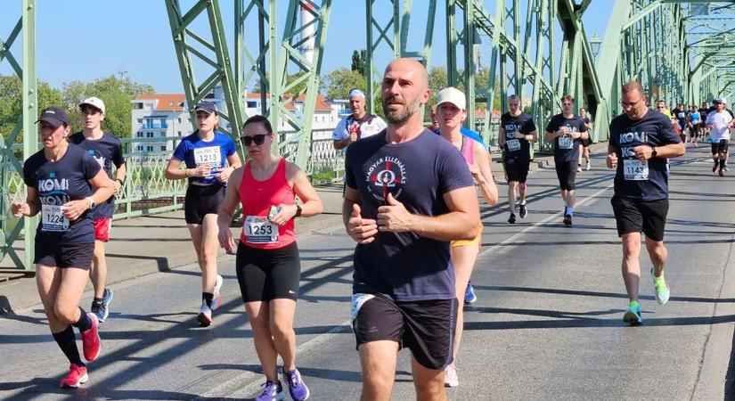 Jön a jubileumi futás: elindult a nevezés az 50. Komárom-Komárno versenyre