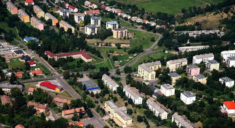 Furcsa csapat jelent meg Petőfibányán – a lakók sem hittek a szemüknek