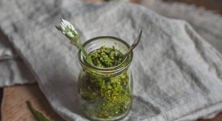 Medvehagymás pesto 15 perc alatt: minden ételt feldob