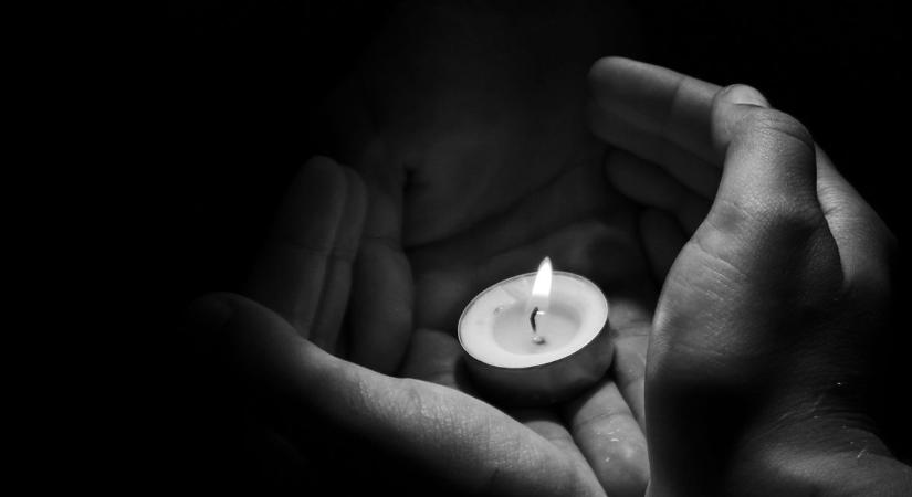 Szeretett tanárnőjét gyászolja a nyíregyházi iskola, akinek számos kitüntetéssel is elismerték a munkáját