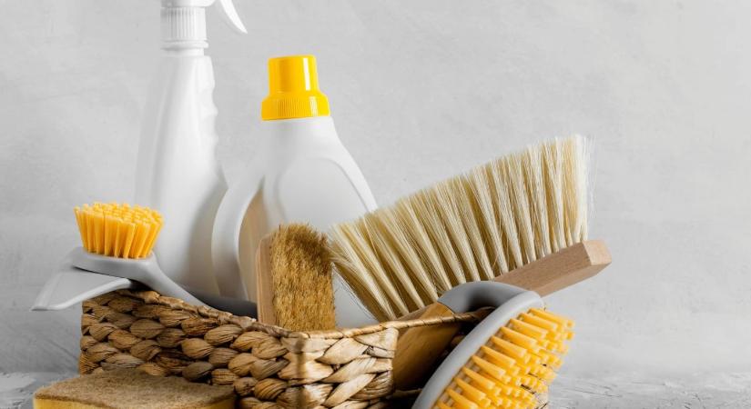 Soha ne keverd ezt a két tisztítószert – mérgező gáz keletkezhet