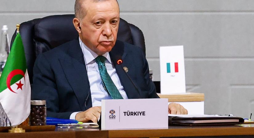 A török elnök elítélte az Irán elleni támadásokat, ahogy Irán válaszát is