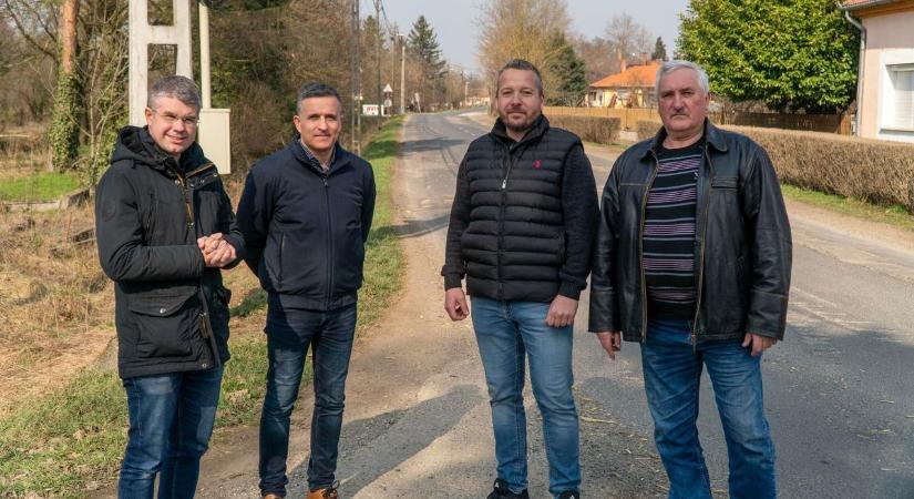 Forgalmas út újul meg a vasi faluban