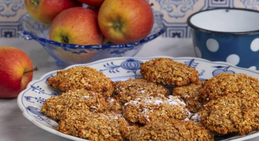 Puha almás-fahéjas zabkeksz: egyszerű, 4 hozzávalós recept