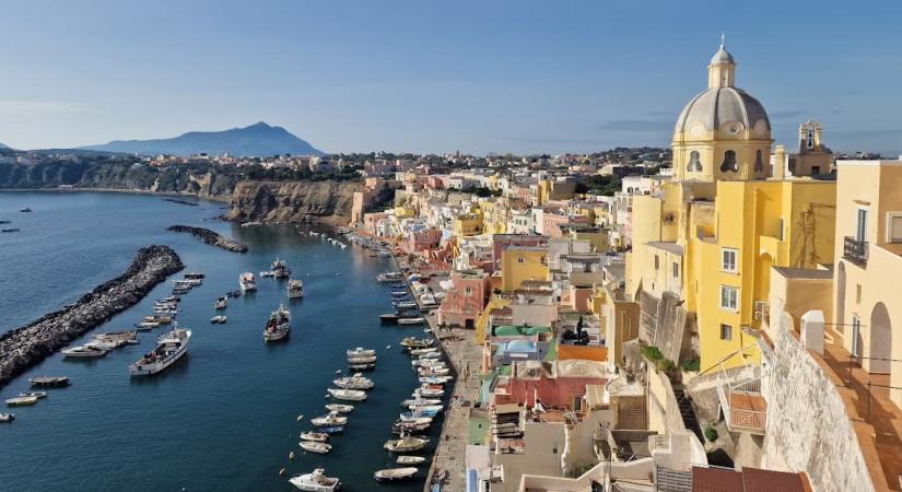 5,9-es erejű földrengés rázta meg a Nápolyi-öblöt