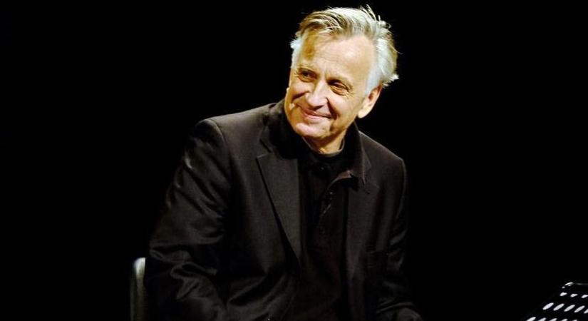 Mácsai Pál kinyitotta a versek műhelyét Zalaegerszegen