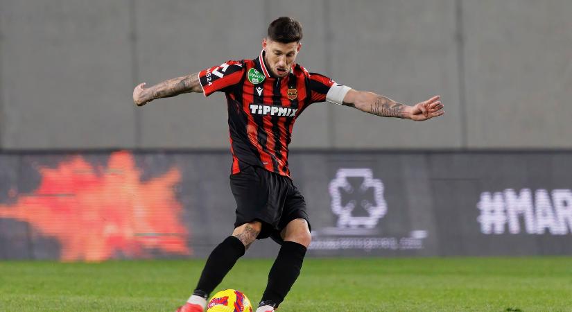 A köztévé élő adásban leplezte le Szijjártó Péter focicsapatát