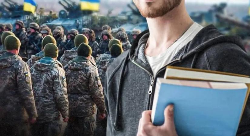 Zelenszkij aláírta: Egy évig nem vihetik vissza a frontra a 18–24 éves szerződéseseket