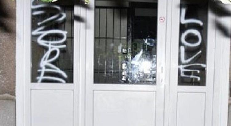 Graffitivel akart békülni egy szerelmes debreceni