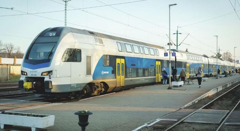 Teljes káosz az egri vasútállomáson, nehéz lesz ma az elindulás