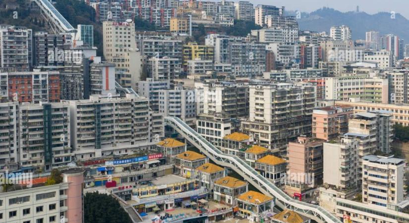 A kínaiak megépítették a világ leghosszabb mozgólépcsőjét