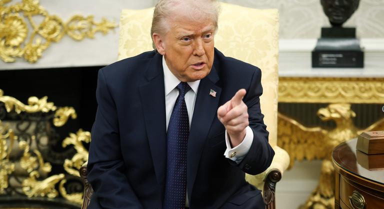 Irán reagált Donald Trump szavaira, teljes olajblokáddal fenyeget a perzsa állam