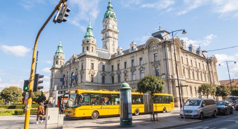 Rátámadtak egy buszsofőrre Győrben a helyi járaton - Elfogták a 29 éves férfit