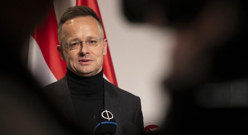 Százával röpteti haza a Közel-Keleten ragadt magyarokat és nem magyarokat a Szijjártó Utazási Iroda