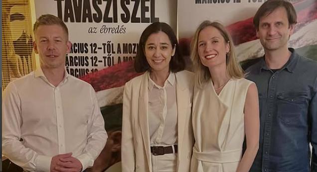 Gryllus Dorka Magyar Péterrel készített közös fotót