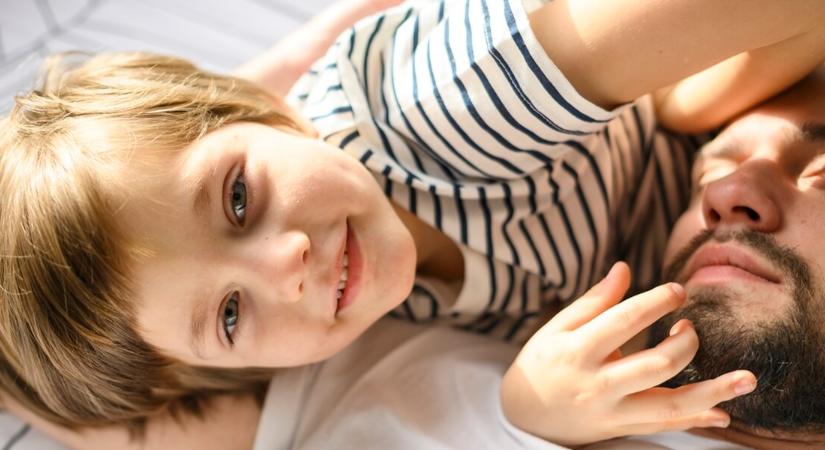 Több mint 1,1 millióba kerül egyetlen darab, de most bárki segíthet a magyar kerekesszékes gyerekeknek