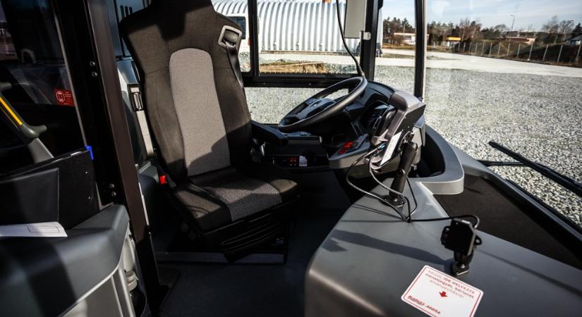 Buszsofőrre támadt egy férfi Győrben