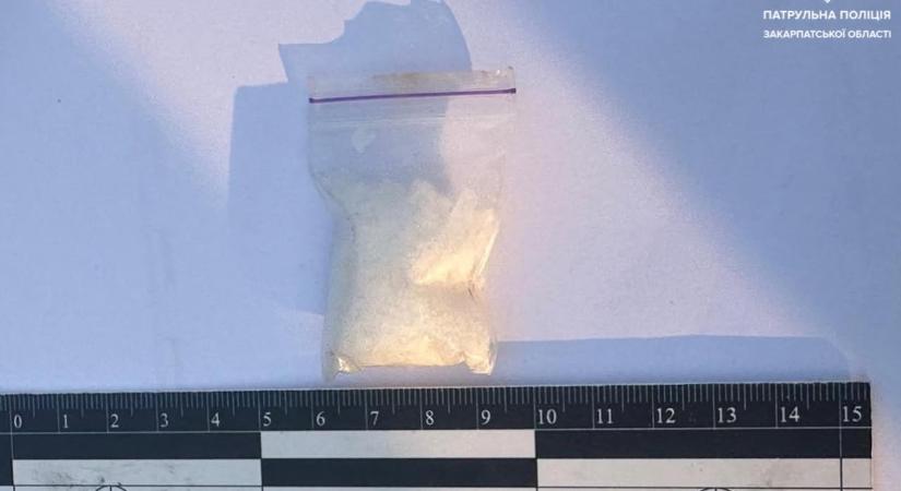 Munkácson egy sofőrnél kábítószerhez hasonlító anyagokat találtak