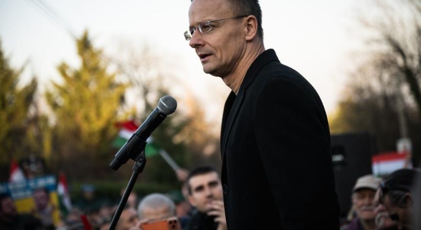 Szijjártó: Az ukránok avatkoznak be a magyar választásokba, nem az oroszok
