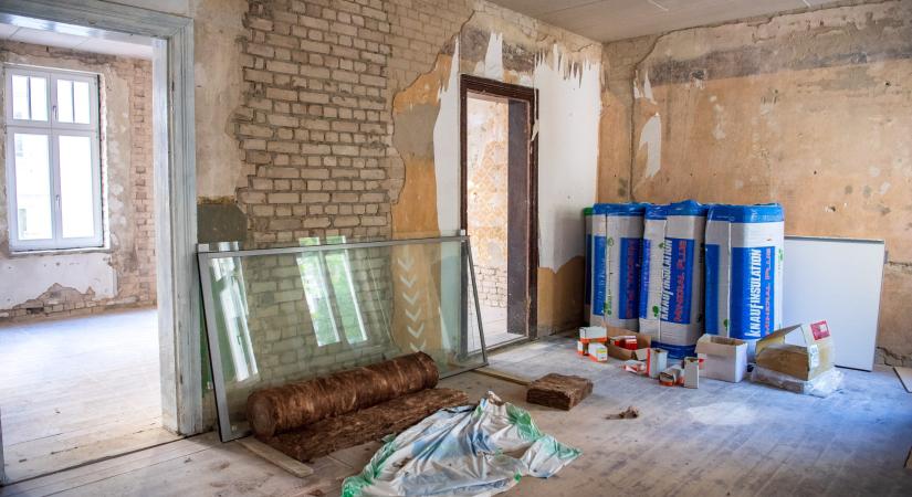 Adókedvezményekkel pörgetné ez a tanácsadó az építőipart