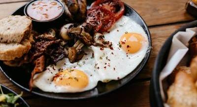 Lassú reggelek a nagyvároson túl – 5 remek brunchozó Budapest környékén