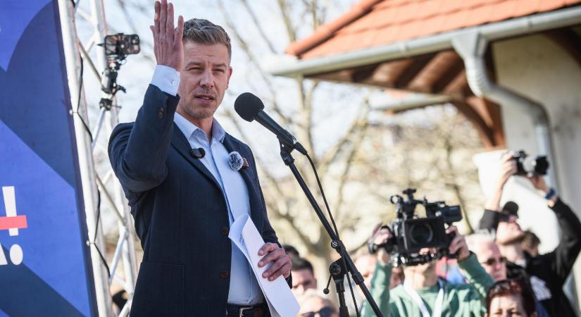 Magyar Péter szerint a Fidesz vezetése már látja, hogy összehangolt csalások és orosz beavatkozás nélkül nem nyerhetik meg a választást