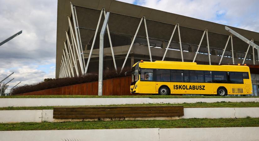 Döntöttek: elektromos Ikarus buszokkal utazhatnak az iskolások