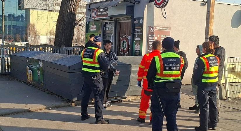 Tömegverekedés az Etele téri trafiknál: a közterület-felügyelők választották szét a balhézókat