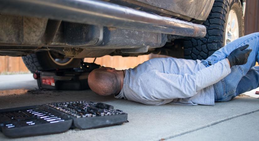 Nem fizetsz horribilis összegeket a szervizben, inkább otthon megbütykölöd? Lehet, hogy így fizetsz többet a végén
