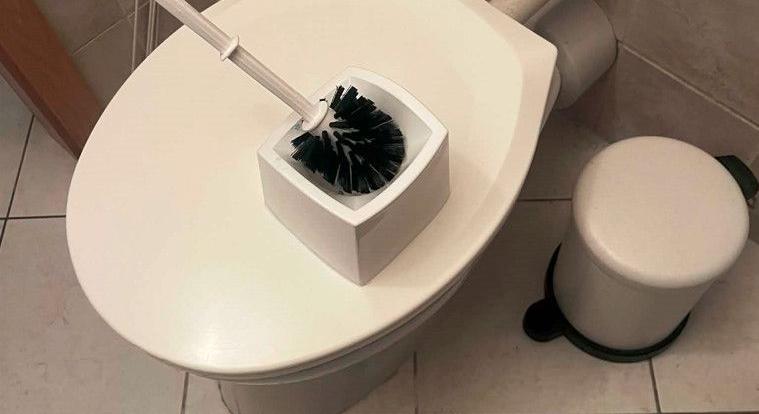 Még a vécékefét is ellopta a vámospércsi rendelőből