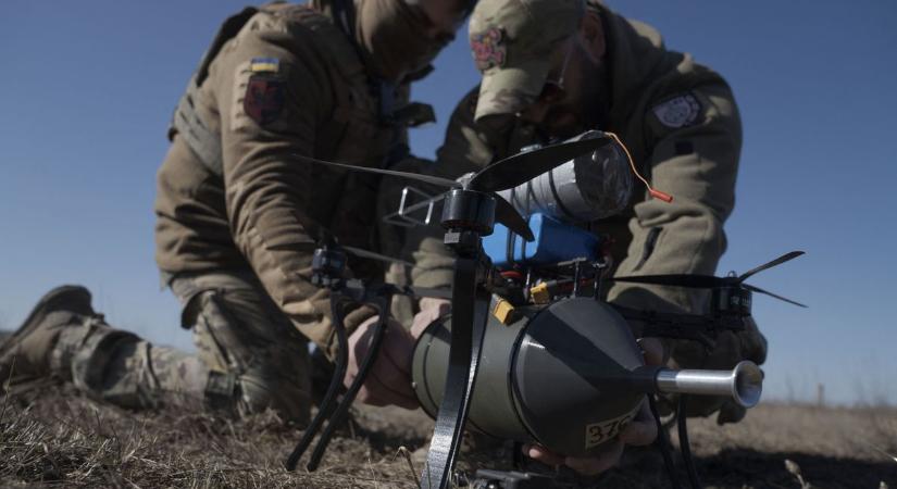 Felkavaró videó Ukrajnából: saját hozzátartozója szeme láttára raboltak el egy férfit