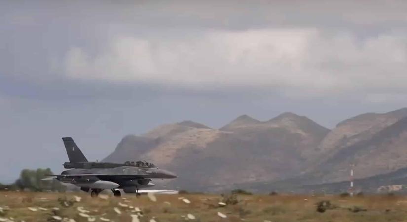 Török F-16-osokat és légvédelmi rendszert telepítettek a megszállt területekre Cipruson