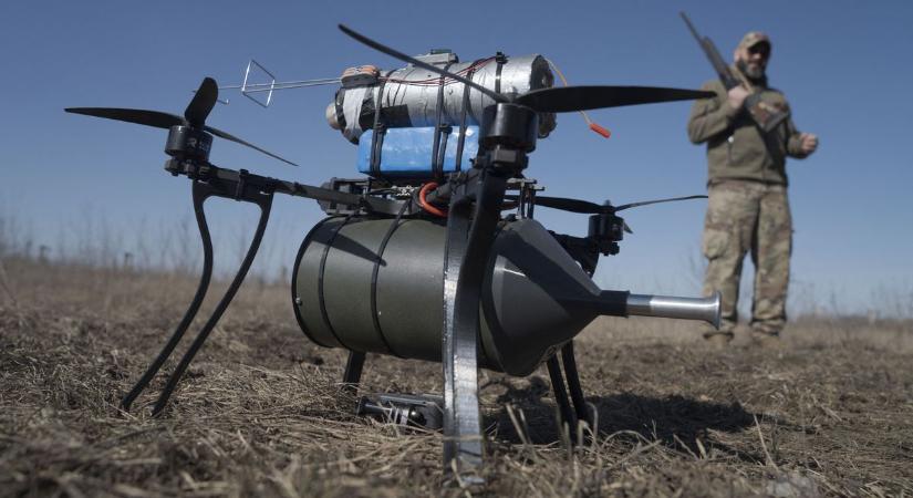 Drón csapódott egy magánházak közti útra, egy 10 éves kislány is megsérült