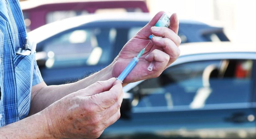 Jön a kötelező oltás időszaka: házhoz is mennek egy kis felárért cserébe