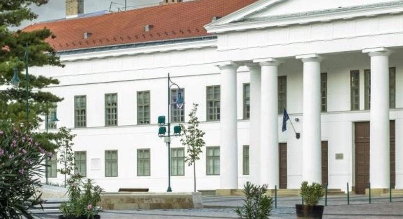 Fénybe borul pénteken a vármegyeháza – ne hagyja ki ezt a látványt!