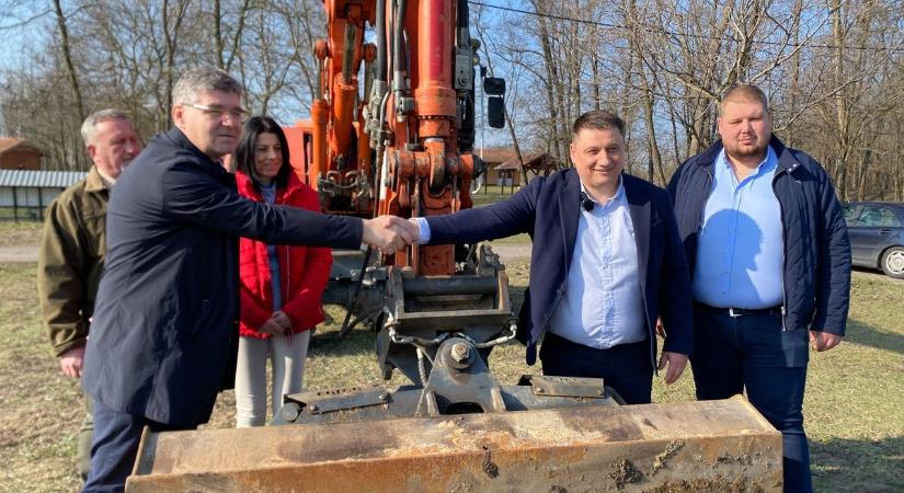 Új játszótér, traktor és pumpapálya: fejlődik Daruszentmiklós (videókkal, képgalériával)