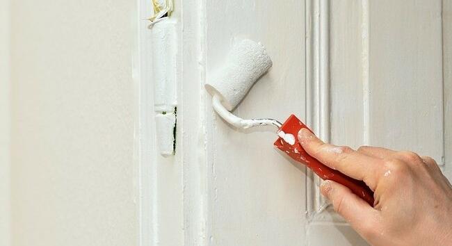 Befektetők vásárolják a felújítandó lakásokat