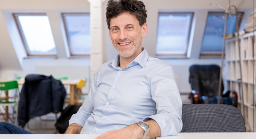 Saját házán kísérletezett a magyar professzor, világdíjat nyert vele