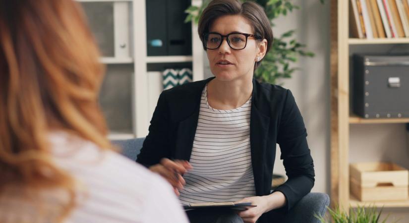 „A legtöbb kollégám maga is szakemberhez jár.” – Amit a terapeutád tud, de nem mondja el