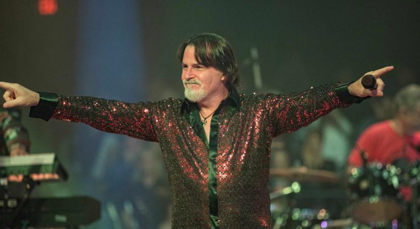 Meghalt a Boston frontembere, Tommy DeCarlo