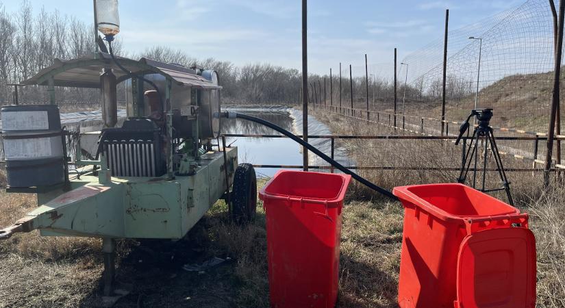 Magára hagyták a hatóságok a jánossomorjai hulladékhegyet