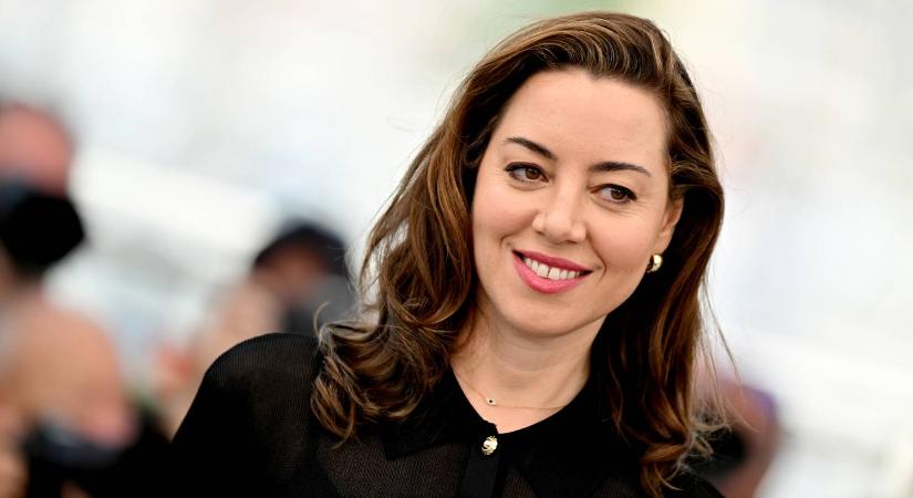 Robert De Niróval való intim jelenetéről vallott Aubrey Plaza