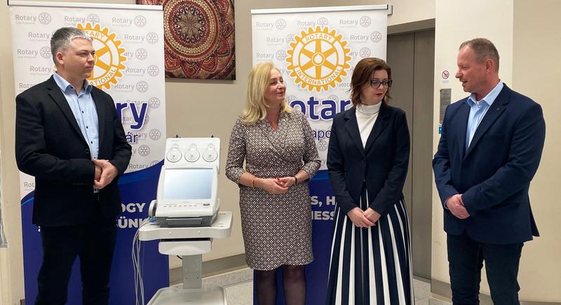 Értékes és hasznos ajándék a kórháznak