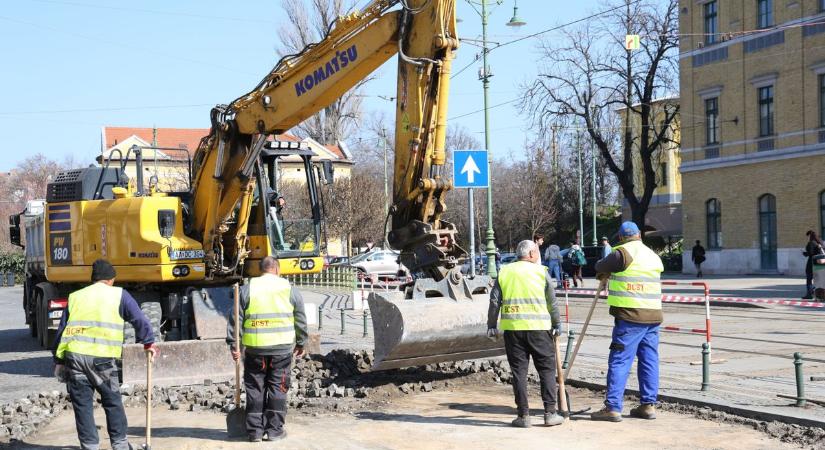 „Miért nem lehet valamit elsőre jól megcsinálni?” – elszabadultak a kommentek Botka bejegyzése alatt